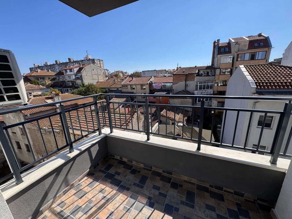 Дава се под наем Двустаен апартамент в Бургас, Възраждане - 80 кв.м за 612 € - Снимка #7