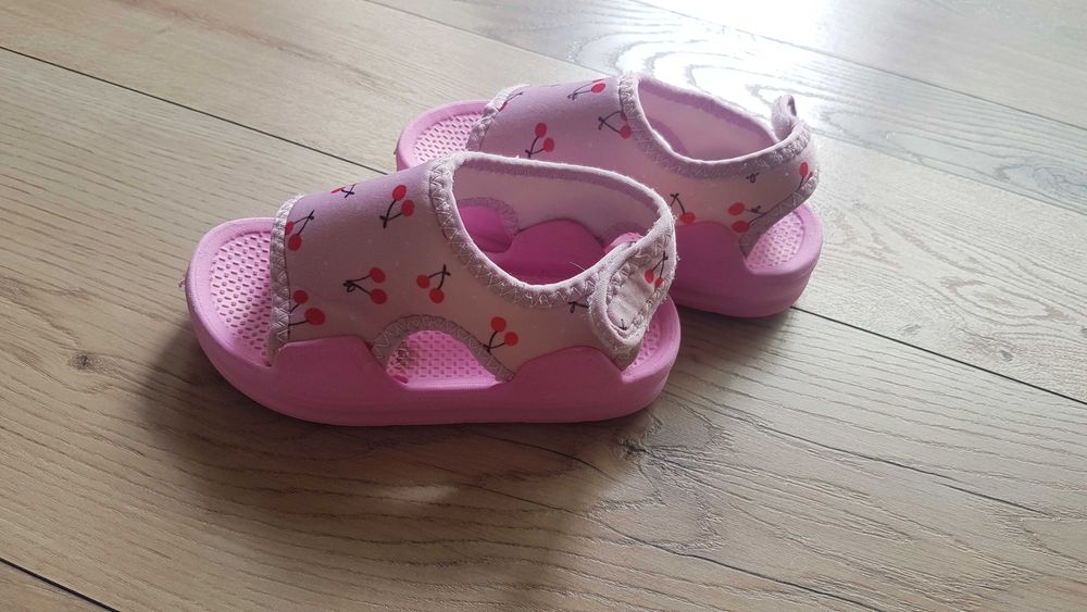 Детски сандали черешки 25 размер