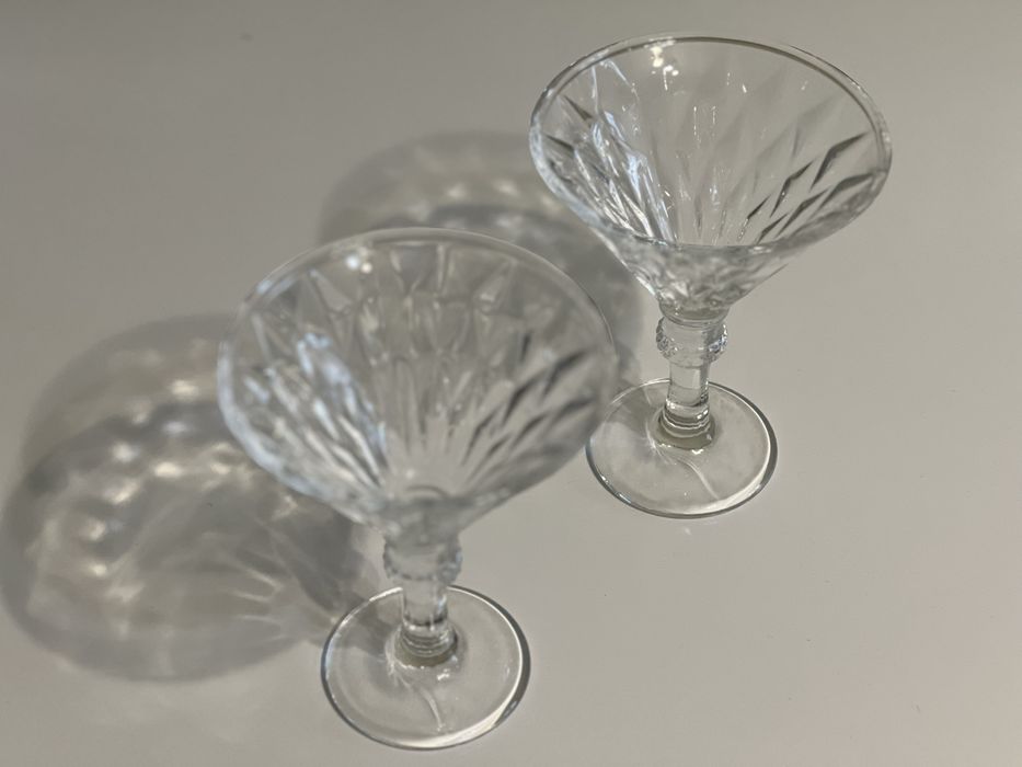 Стаканы. Бокалы. Для мартини и вина