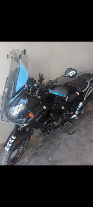 Motocicleta Suzuki V Strome