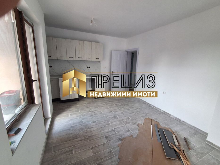 Продава тристаен апартамент
