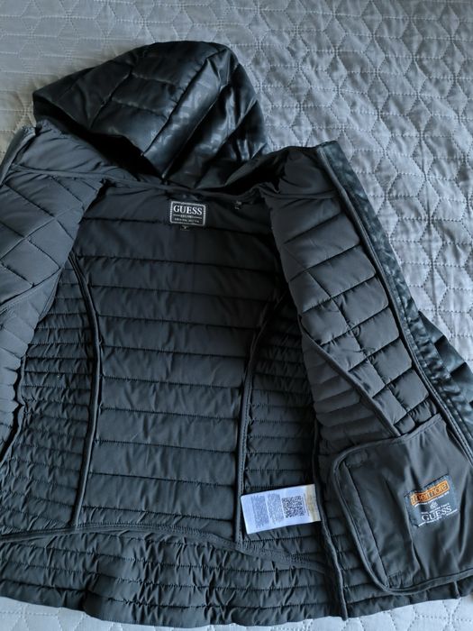 Уникално яке Guess