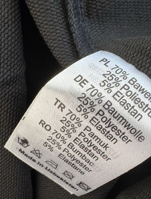 Bluza cu funda la spate