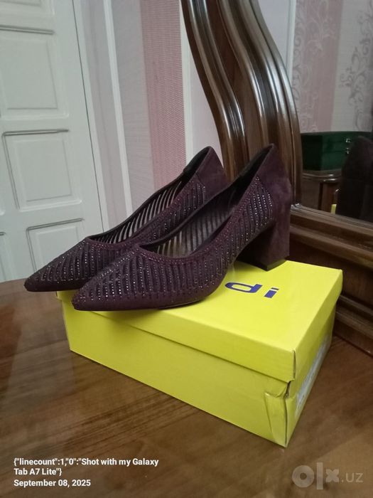 Ayollar tuflisi sotiladi