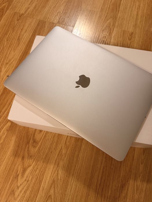 Macbook Pro 13 16RAM 512SSD
