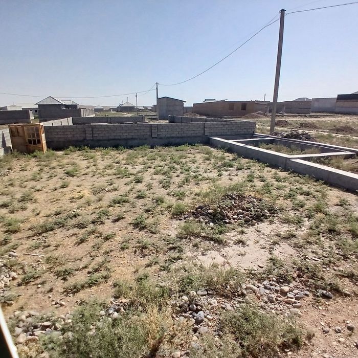 Nurobod Yangishloqdagi boĝcha yaqinidagi hovli sotiladi