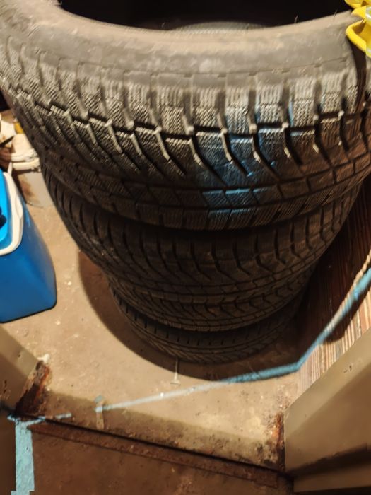 285/45/20 зимни гуми Falken