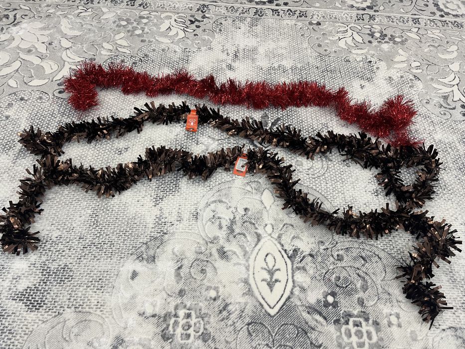 HOBЫE Игрушки+Гирлянды Bce за 1000тг