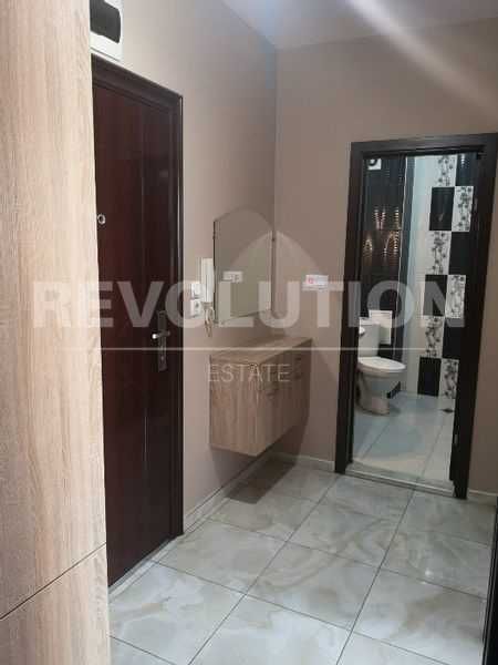 Дава се под наем Двустаен апартамент в Варна, Колхозен пазар - 75 кв.м за 348.84 € - Снимка #6