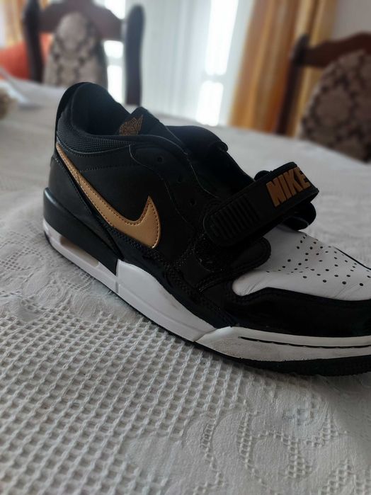 Jordan legacy 312 Black & Gold