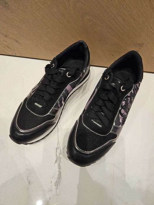 Guess оригинални/ 37