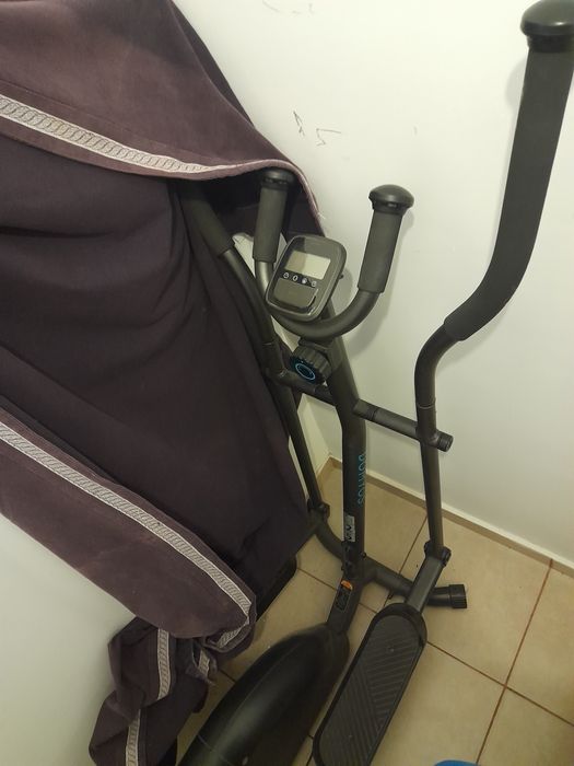 Vând bicicletă eliptică Domyos 100,