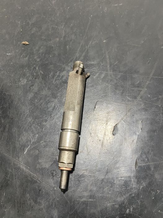 Injector volkswagen Vw Golf 4 1.9 TDI ALH 90 cp ASV 110cp 028130201G