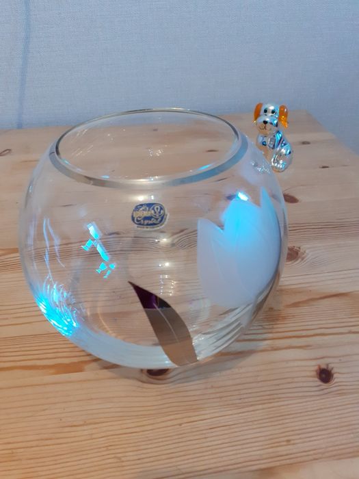 Продается  красивая ваза