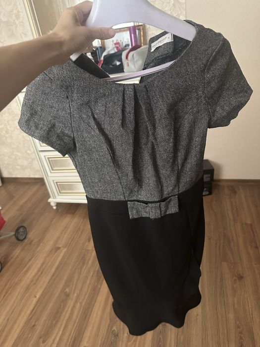 Продам женские платья  по 5000