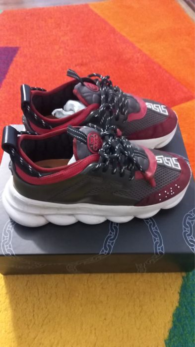 Versace chain reaction