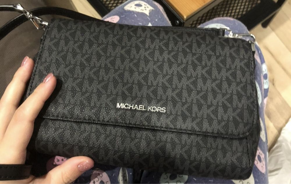 Продам сумку michael kors