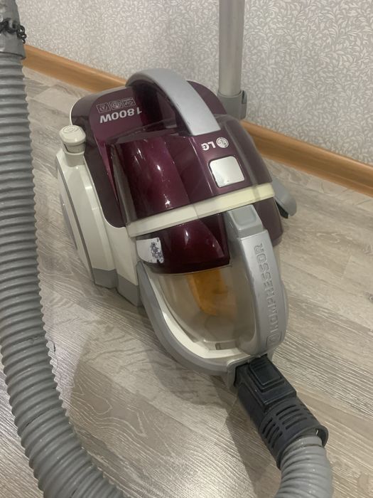 Продам пылесос LG Compressor 1800