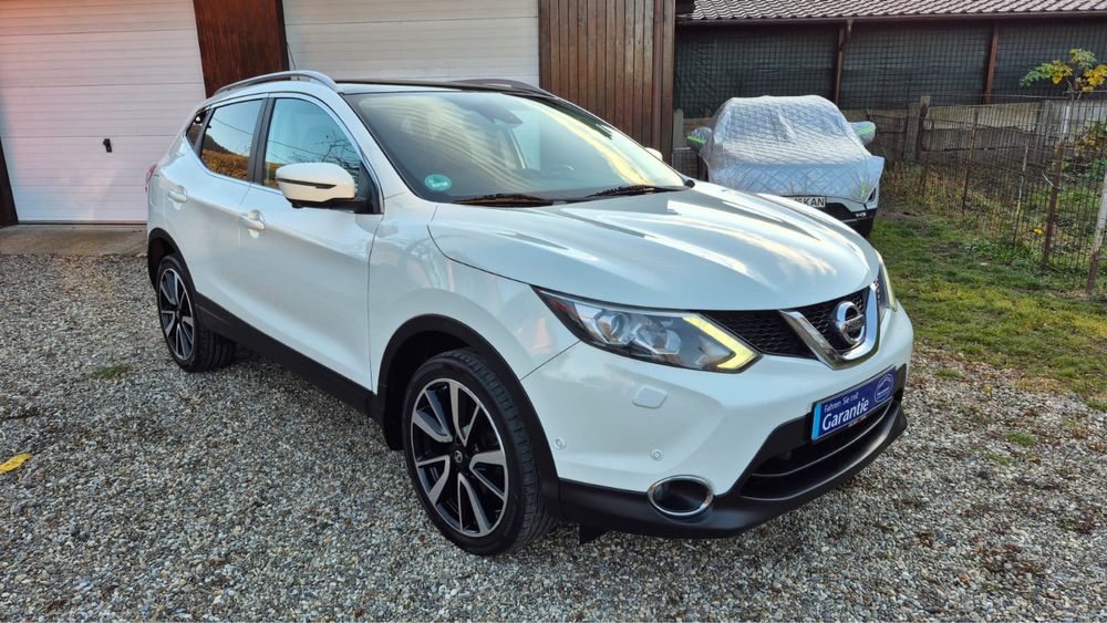 Qashqai TEKNA/2015/1.6dCi/Full LED/Piele/Navi3D/Panorama/Camera 360/E5