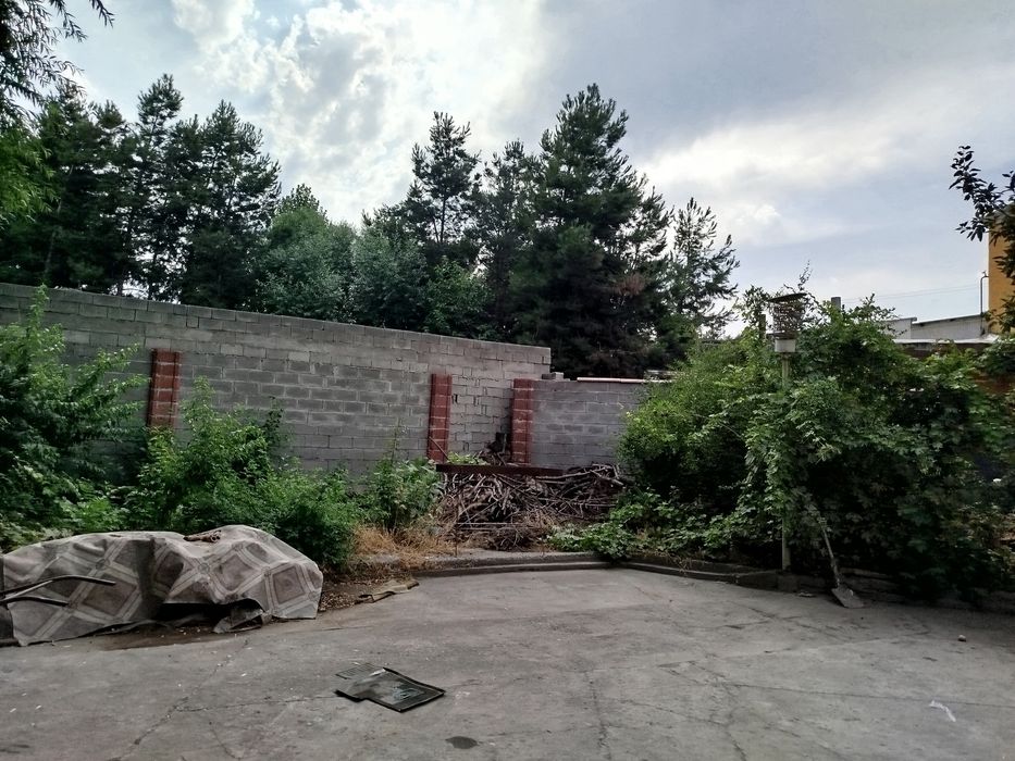 Ховли Уй яшаш у-н Сотилади.6,5 сотых.