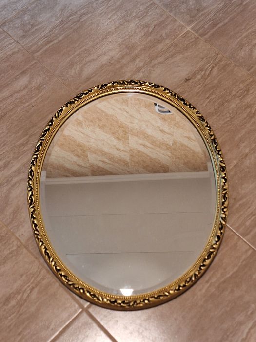 Холандско овално огледало