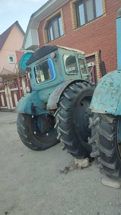Продам тракторТ 40