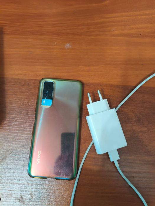 Продам телефон vivo Y53s