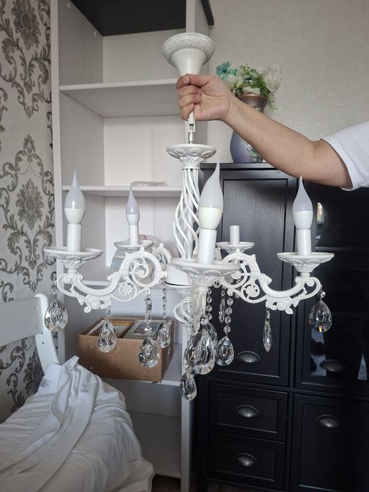 Продается люстра