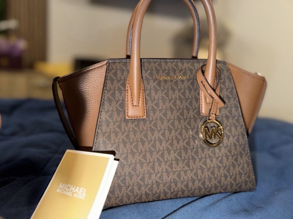 Оригинални чанти jaqcuemus, michael kors, guess, moschino, valentino
