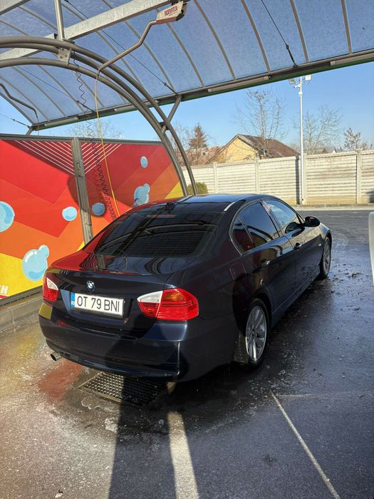 Vând E90 2.0i sau schimb tot cu BMW