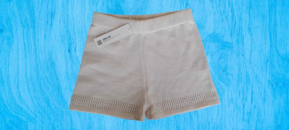 Pantaloni scurti cu perforatii Zara pentru femei S