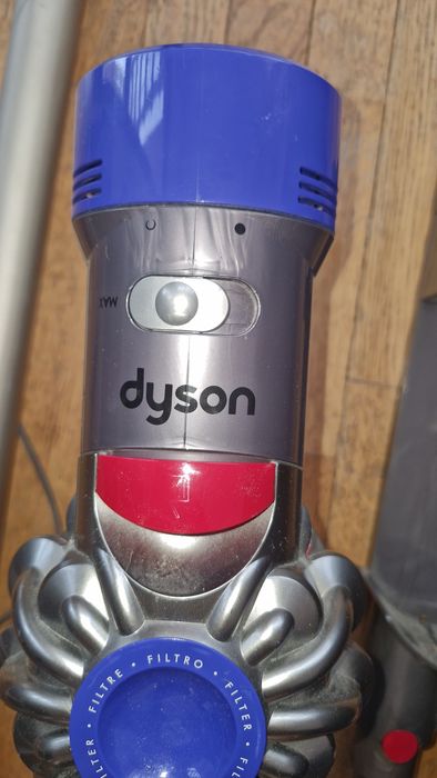 Прахосмукачка Дайсън
