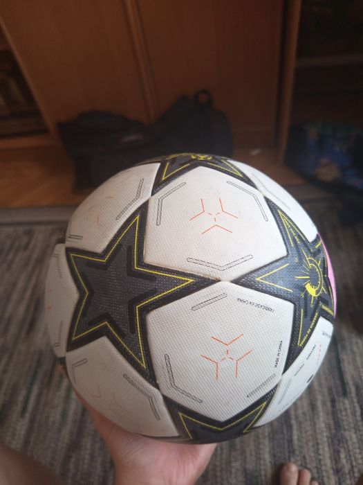 Продам футбольный мяч