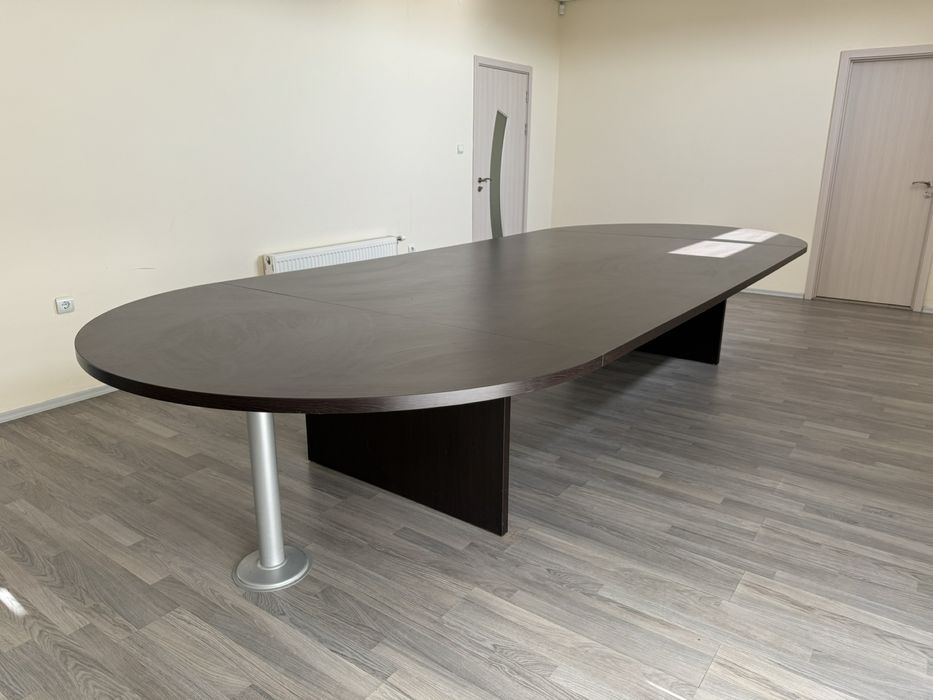 Уникат Голяма Конферентна Маса