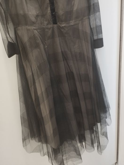 Продаются 2 платья  вечерних очень дешево