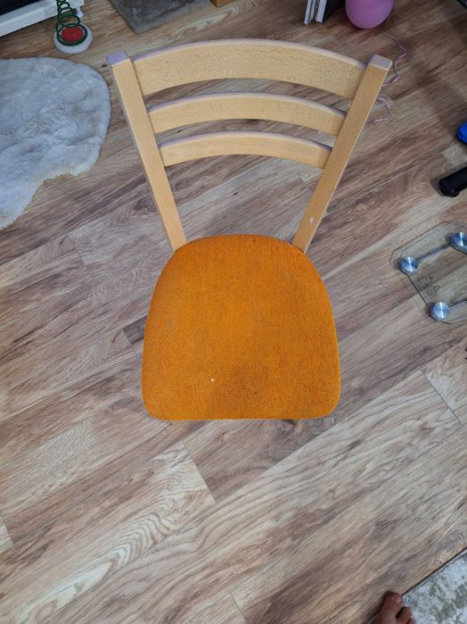 Трапезни столове