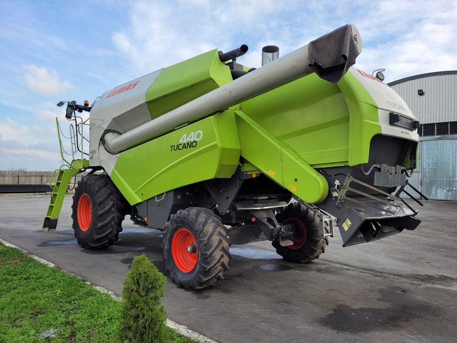 Claas TUCANO 440 APS 3D 2013 + V660 Combina Agricola