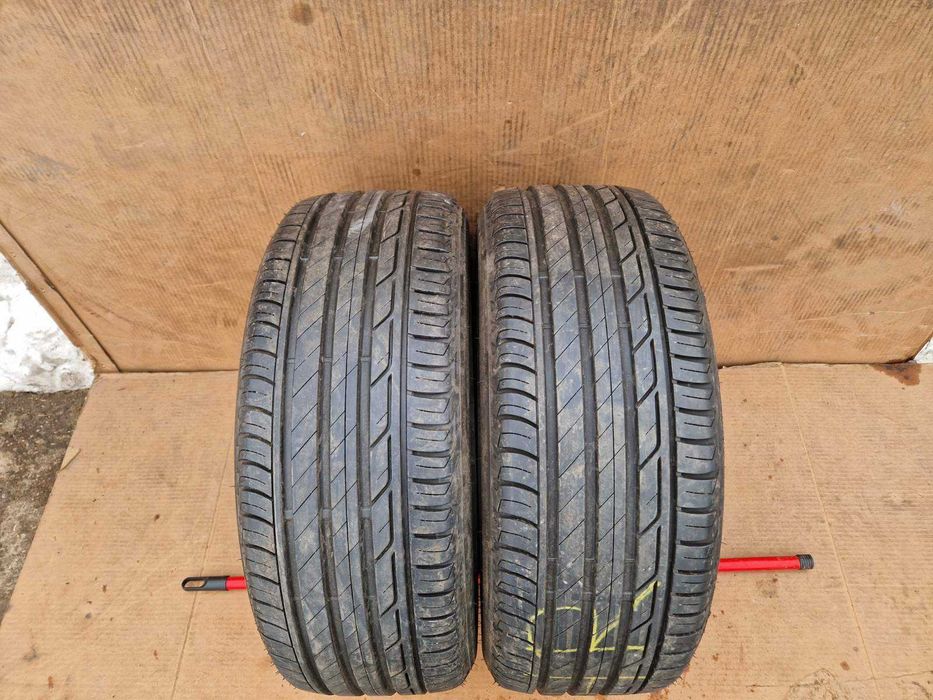 2 Bridgestone R18 215/50 Летни гуми  DOT1323