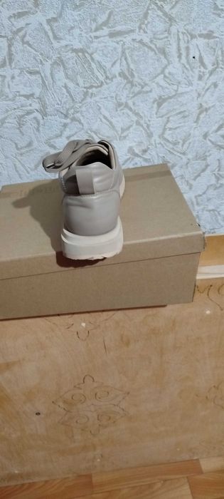 Продам кроссовку Anemone