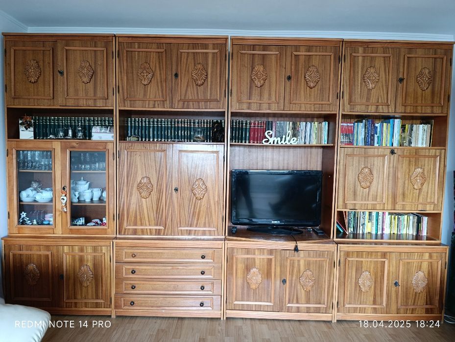 Se vinde biblioteca de sufragerie