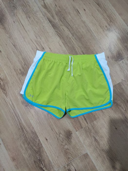 Pantaloni scurți de damă Under Armour mărimea L