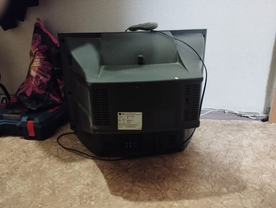 Телевизор LG RT21F355V