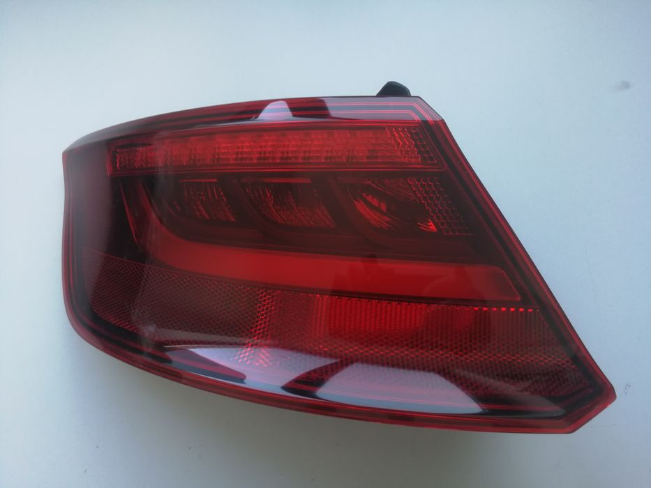 Stop stanga / dreapta Audi A3 8V