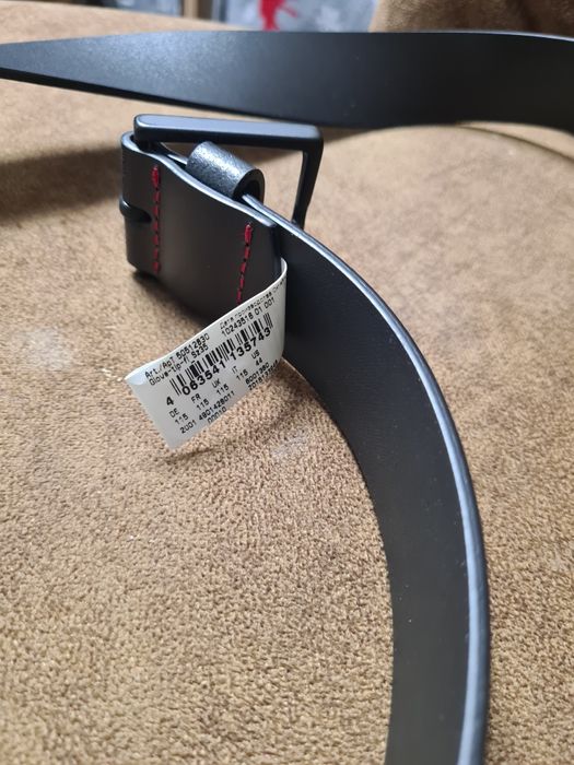 Vand curea Hugo cu 2 fete