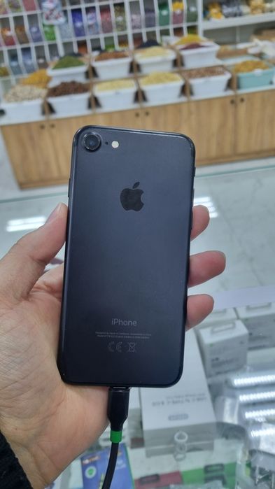 Продаётся айфон 7