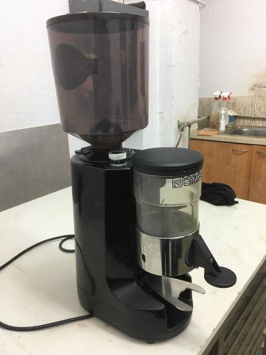 Комплект кафемашина и кафемелачка Nuova Simonelli