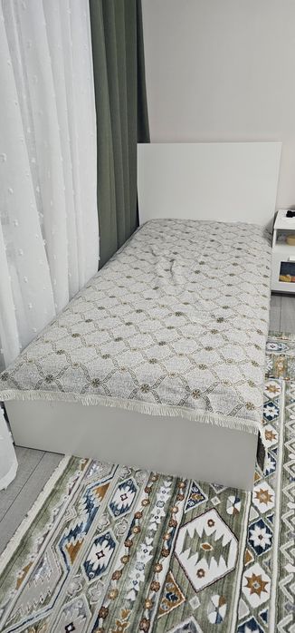 Односпальная кровать от IKEA