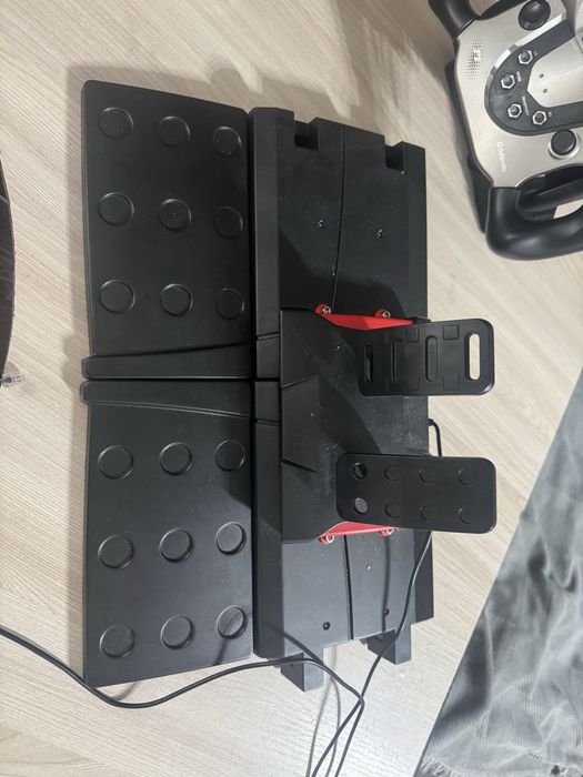 Игровой руль для компьютера