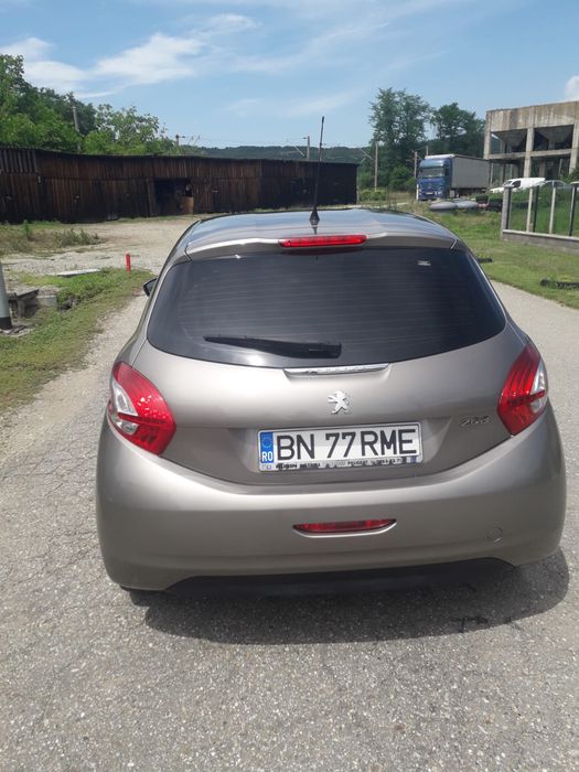 PEUGEOT 208 2012 — imagine 3