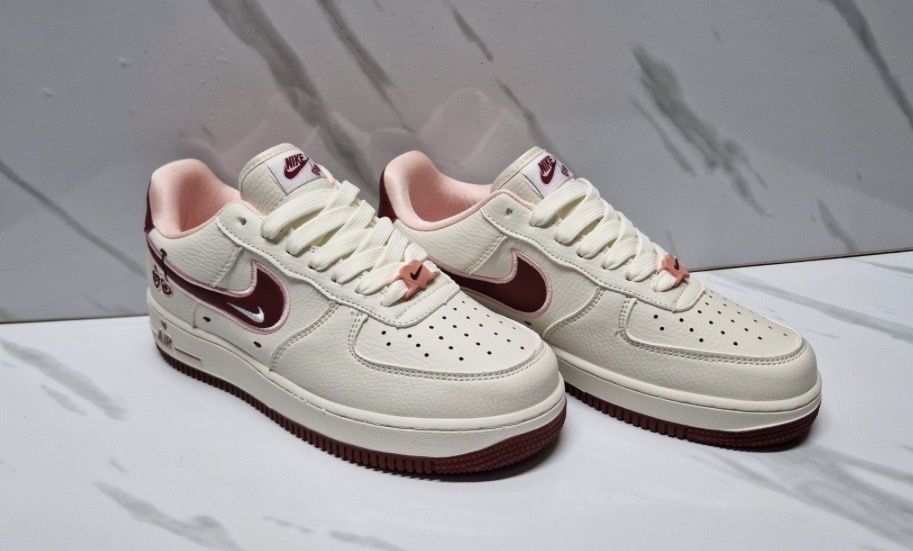кроссовки Nike женские